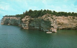 Vintage Postcard Indian Head Rock Munising Upper Peninsula Michigan MI