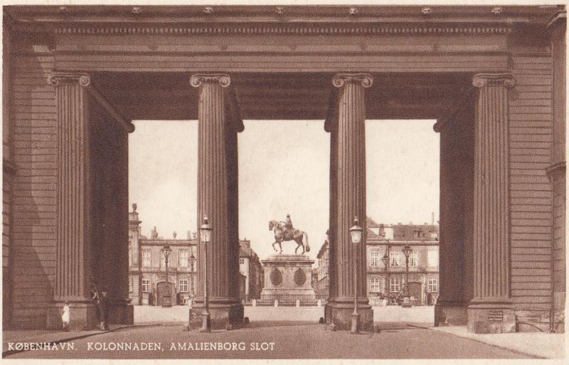 Amalienborg Slot Kolonnaden Kobenhavn Horse Statue Denmark Postcard