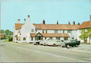 Ye Olde Bell Hotel Barnby Moor Nottinghamshire UK Vintage Postcard D92