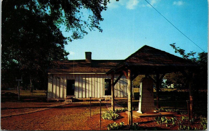 Well Slave Quarters Ivy Green Helen Keller Birthpalce Tuscumbia AL Postcard VTG  