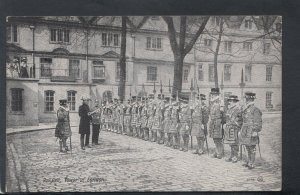 London Postcard - Yeoman Warders Roll Call, Tower of London  T6222 