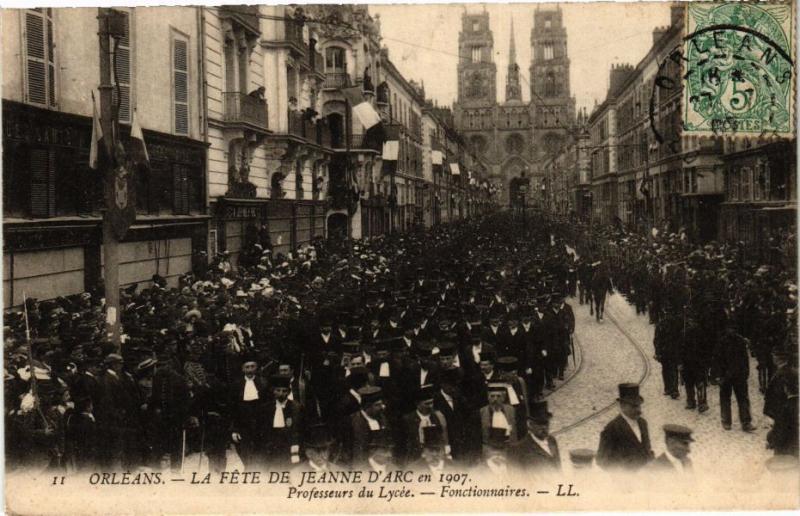 CPA ORLÉANS-La Fete de Jeanne d'Arc en 1907-Professeurs du Lycée (266104)