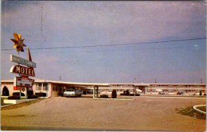 Postcard MOTEL SCENE Lebanon Missouri MO AK8637