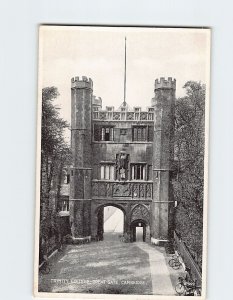 Postcard Trinity College, Great Gate, Cambridge, England