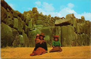 Cuzco Peru Ruinas de Sacsahuaman Ruins Woman Children Postcard F6
