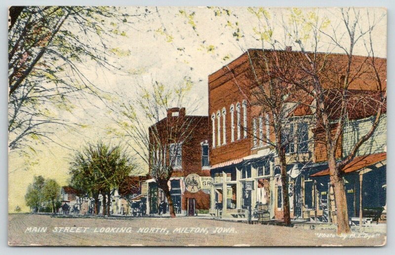 Milton IAGreat Billboard @ Hoskins GroceryBoot & Shoe StoreDirt Main St 1909