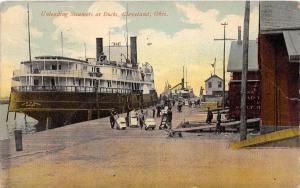 E45/ Cleveland Ohio Postcard 1911 Unloading Steamers at Dock Occupational
