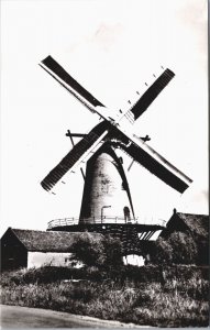 Netherlands Ouddorp Zuid Holland Korenmolen De Zwaan Windmill Vintage RPPC 09.01