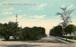 Vintage Postcard Highland Blvd. Milwaukee WI Street Scene