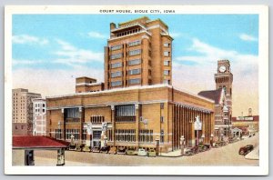 Court House Sioux City Iowa Street View & Main Road Building Landmark Postcard