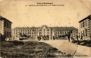 CPA Militaire Toul - Entrée du 146e d'Infanterie sur le Plateau (90371)