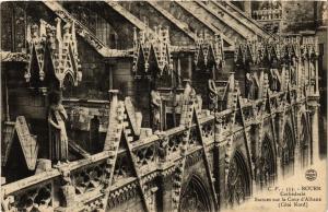 CPA ROUEN-Cathedrale Statues sur la Cour d'Albane (269363)