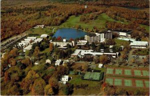 Monticello, NY New York  KUTSHER'S COUNTRY CLUB & RESORT HOTEL/Closed  Postcard