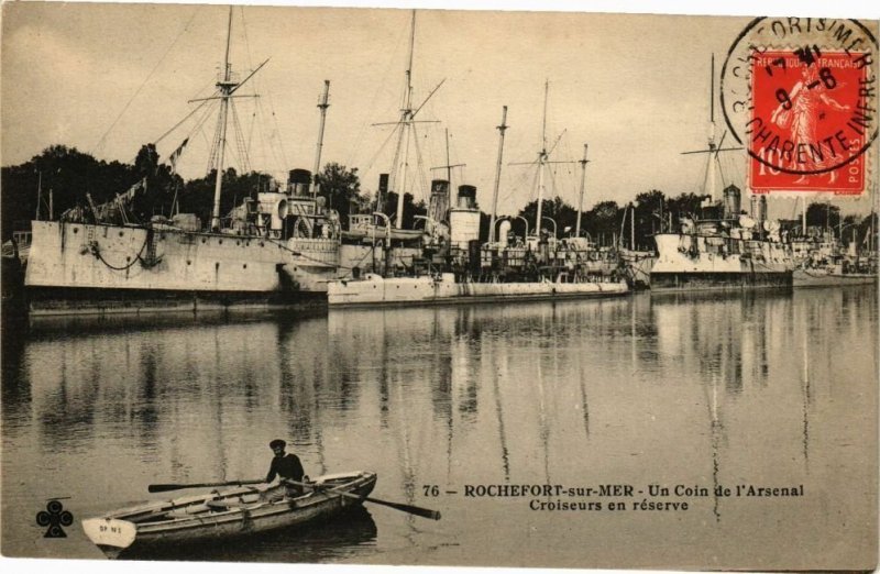 CPA ROCHEFORT-sur-Mer-Un Coin de l'Arsenal Croiseurs en réserve (45139)