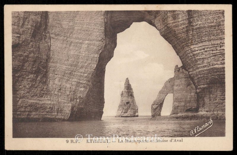 Etretat - La Manneporte et falaise d'Aval