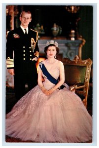Vintage Queen Elizabeth II And Prince Philip Postcard P220E