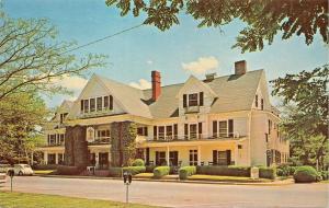 BURNSVILLE NORTH CAROLINA~NU-WRAY INN-FAMOUS INN-VW BEETLE POSTCARD 1975 PSMK