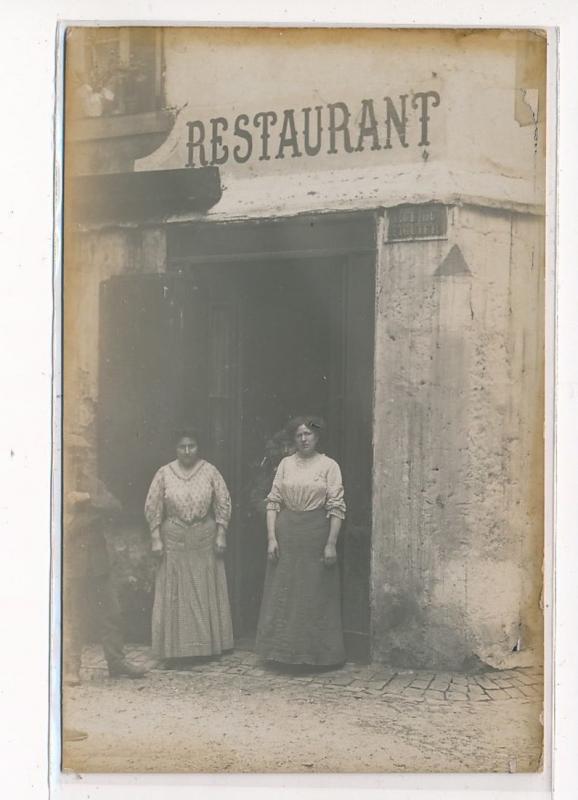 PERPIGNAN : angle rue du figuier et rue de la revolution francaise - tres bon...