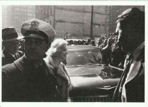 Marilyn Monroe in 1959 with Police and Fans in Chicago Modern Postcard