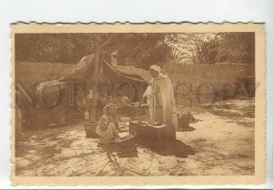 438882 French Africa Arabian man Gargotier seeler Vintage postcard