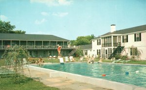 Vintage Postcard 1930's De Cocke & Kettle Motor Inn Restaurant Seabrook NH