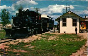 Postcard TRAIN SCENE Pointe Du Bois Manitoba MB AK9755