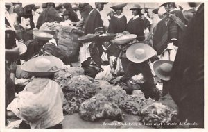 Vendedoras de Lana Otavalo Ecuador, Republica del Ecuador Postal Used Unknown 