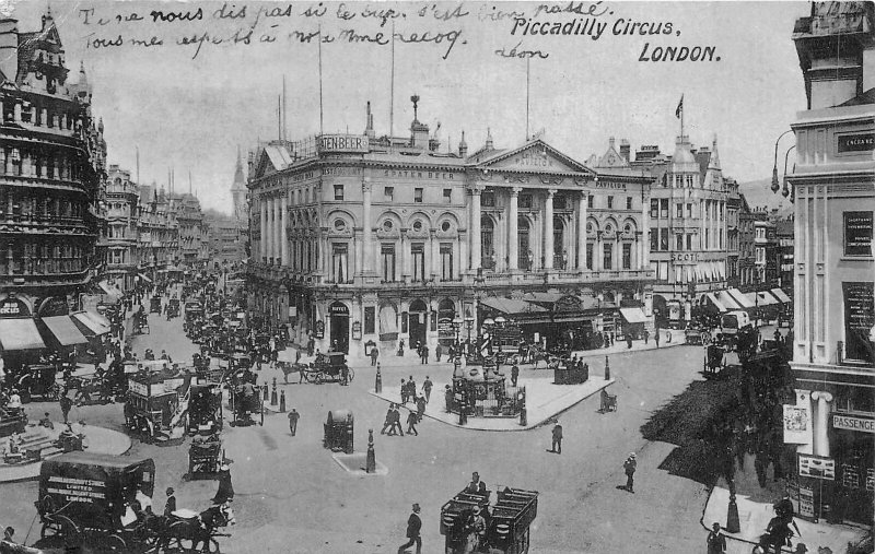 br109607 piccadilly circus london real photo uk nestle chariot horse