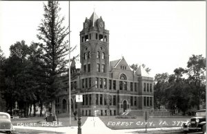 Forest City Iowa Winnebago County Courthouse RPPC Postcard V17