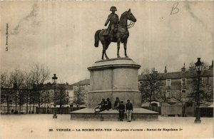 CPA La ROCHE-sur-YON - La Place d'Armes - Statue de Napoleon Ier (636923)