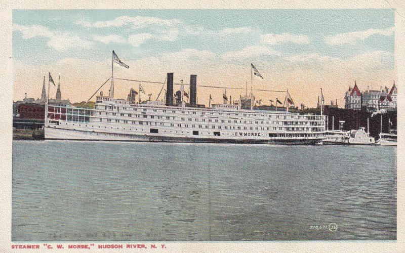 HUDSON RIVER, New York, 1910-1920s; Steamer C. W. Horse