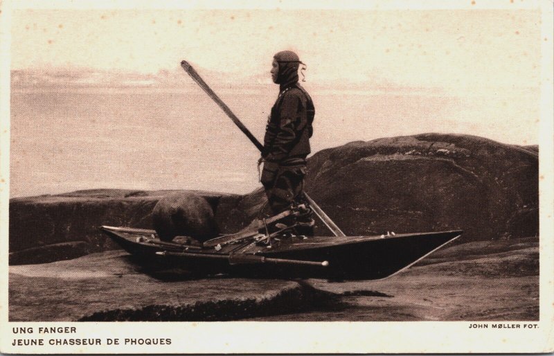 Canada Un Danger Jeune Chasseur de Phoques Eskimo Natives Vintage Postcard C047