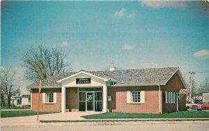 F.M. Adams Seymour State Bank Iowa Postcard roadside 21-2343