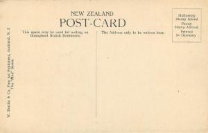 Hongi Maories Salutation NZ Divided Back Postcard. Costume. Rubbing Noses