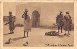 B91927 snake charmer kobra cobra kairouan tunis tunisia types folklore   africa