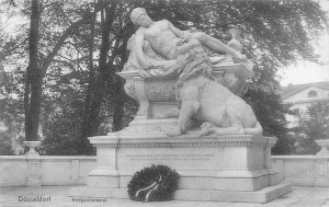 B263 Germany Duesseldorf  1909 Kriegerdenkmal War Monument postcard