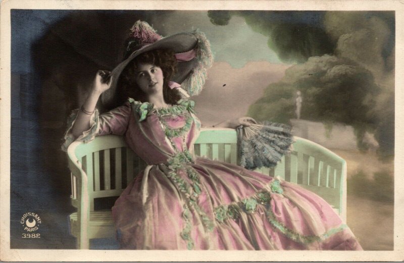 Vintage VICTORIAN - PRETTY GIRL - COLOR -   RPPC Postcard 1910s FRANCE