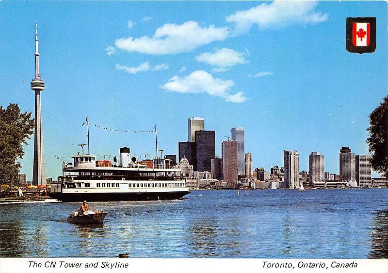 B74212 CN tower ship bateaux Toronto ontario  canada