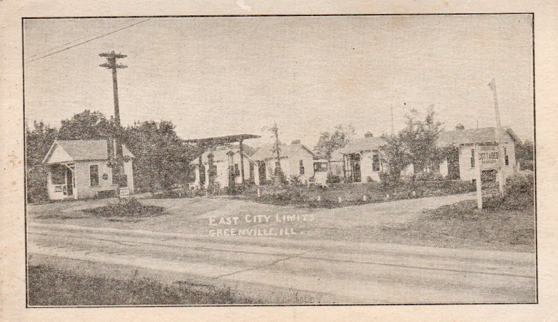 12682 Cottages & Gas Station Scene, Greenville, Illinois