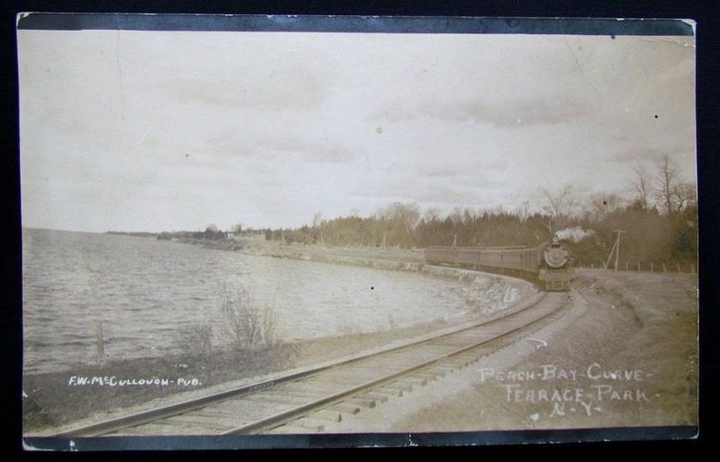 RPPC VINTAGE 1911 PHOTO POSTCARD PERCH BAY CURVE TERRACE PARK NY RAILROAD train