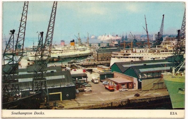 Southampton Docks - Post Card - Unused