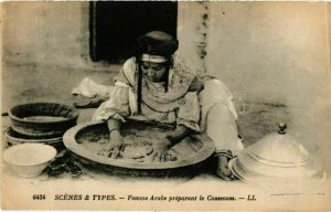 CPA AK Femme Arabe preparant le Couscous ALGERIE (874497)