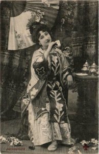 PC CPA Japonaiserie japanese dressed Western lady JAPAN (a8504)