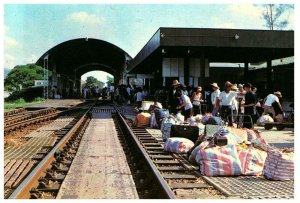 Lo Wu Train Station on Sino British Border Vintage 1980s Hong Kong Postcard