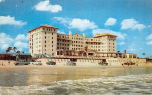 DAYTONA BEACH, FL Florida  DAYTONA PLAZA HOTEL  40's & 50's CARS 1955 Postcard