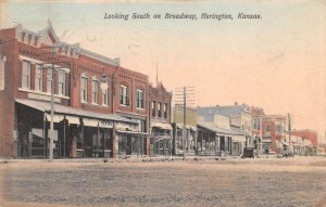 Herington Kansas Broadway Looking South Vintage Postcard AA63265