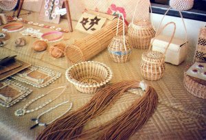 VINTAGE CONTINENTAL SIZE POSTCARD MARSHALLESE HANDICRAFT MARSHALL ISLANDS