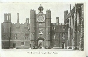Middlesex Postcard - The Clock Court - Hampton Court Palace - Ref TZ10149