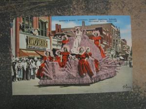 TRAVERSE CITY MI CHERRY FESTIVAL PARADE QUEEN'S FLOAT