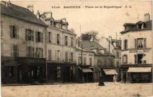 CPA BAGNEUX Place de a République (412780)